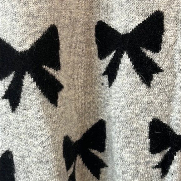 J. Crew Gray and Black Crew Neck Wool Blend Sweater with Bow Pattern - Size S - Picture 4 of 16